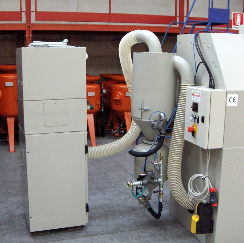 Sistema de desempolvado con filtro de cartucho PULSATRON COMPACT™ MINI, ideal para espacios reducidos y alta eficiencia. sistema de desempolvado filtro de cartuchos pulsatron compact mini hf group